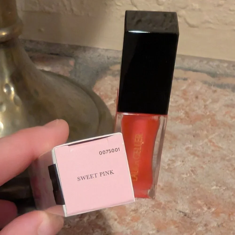 Laura Geller Fine Shine Glossy Lip Oil – Sweet Pink NWT